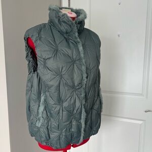 Women's Quilted Vest with Faux Fur Trim